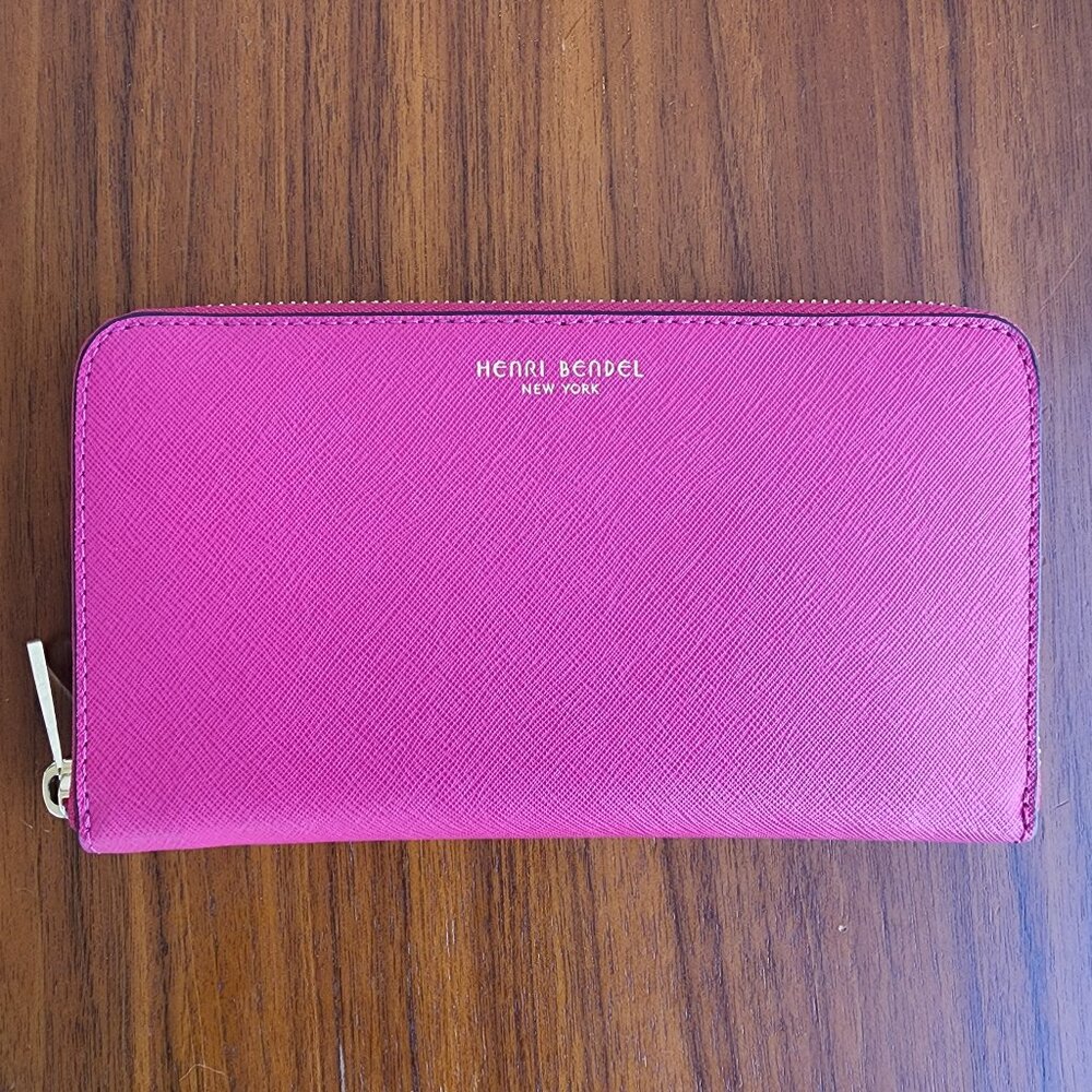 🔴SOLD🔴 Henri Bendel Pink Saffiano Leather Gold Hardware Zip Around Wallet